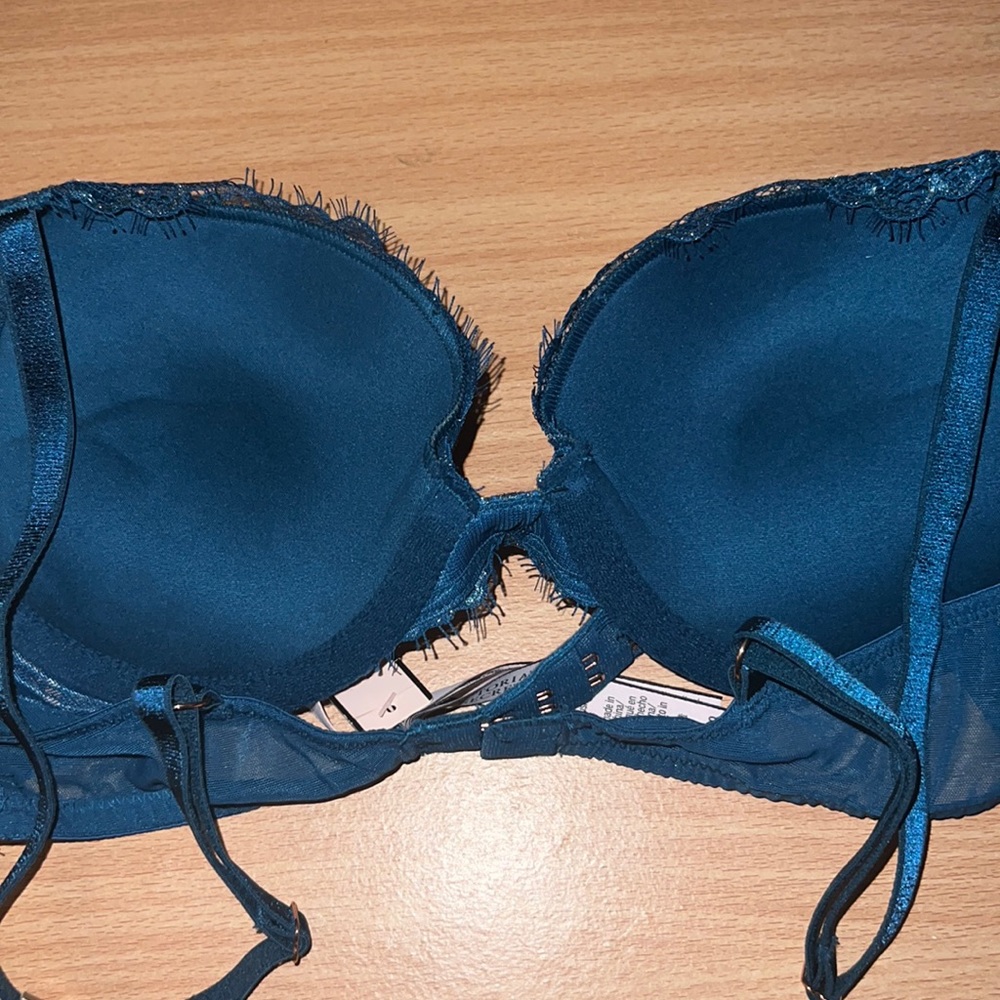 VS Bra - Picture 4 of 5
